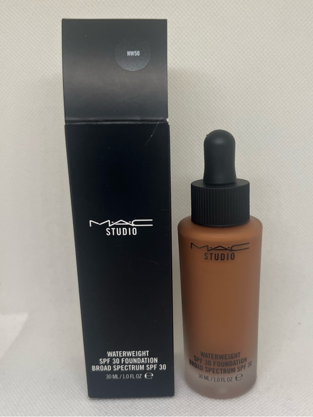 New NW50 Mac Studio Waterweight SPF 30 Foundation Brand New in Box